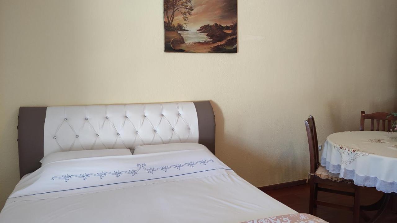 Guest House Katerina Korça Kültér fotó