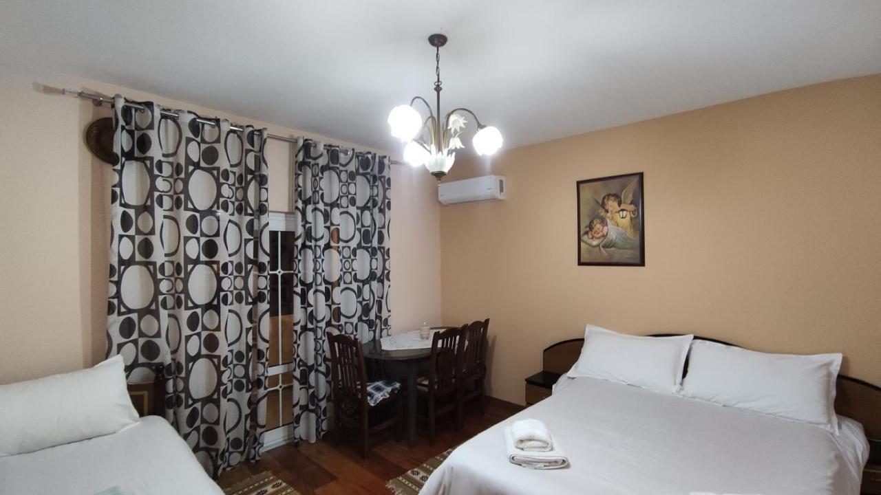 Guest House Katerina Korça Kültér fotó